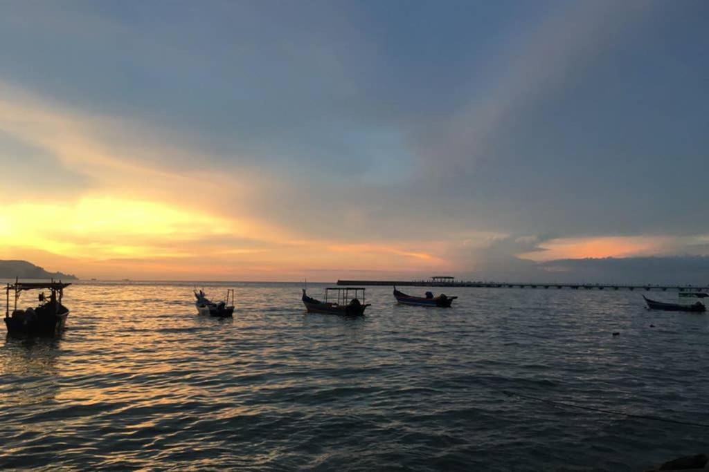 New Seaview Cozy Modern Beach House Tanjung Bungah  Eksteriør bilde
