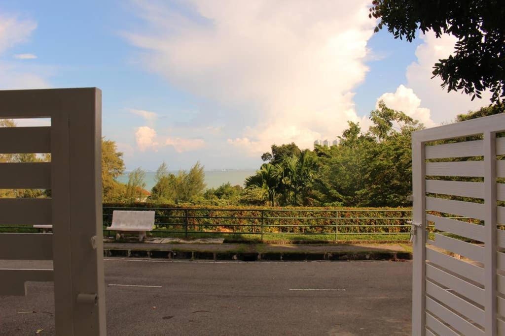 New Seaview Cozy Modern Beach House Tanjung Bungah  Eksteriør bilde